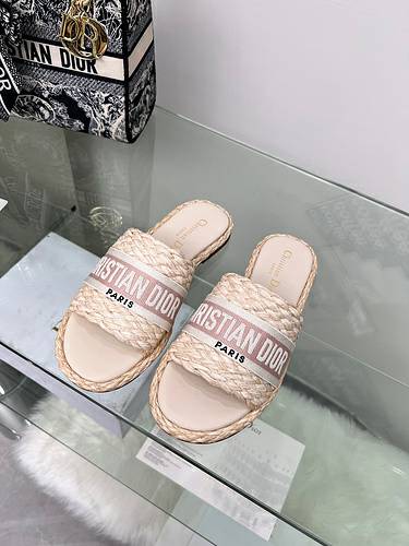 Picture of Dior Shoes Women _SKUfw134192895fw